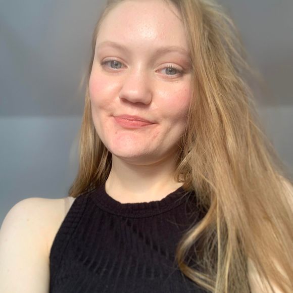 Meet your Posher, Cora - Picture 1 of 1